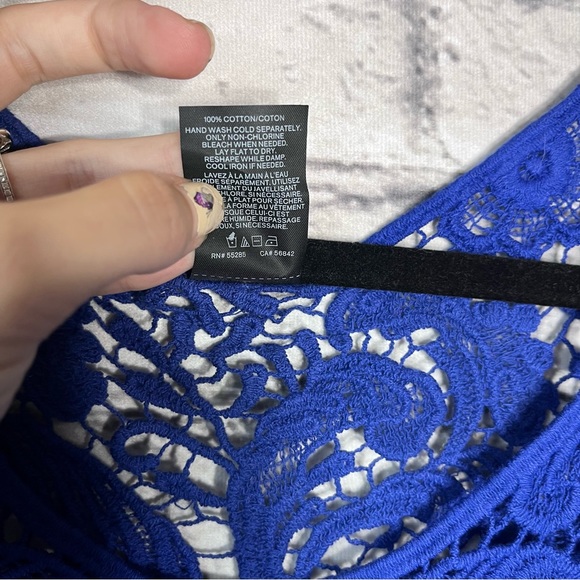 ^🌼3/$30🌼Express Royal Blue Crocheted Lace Short Sleeve Top Size Medium - Picture 12 of 14
